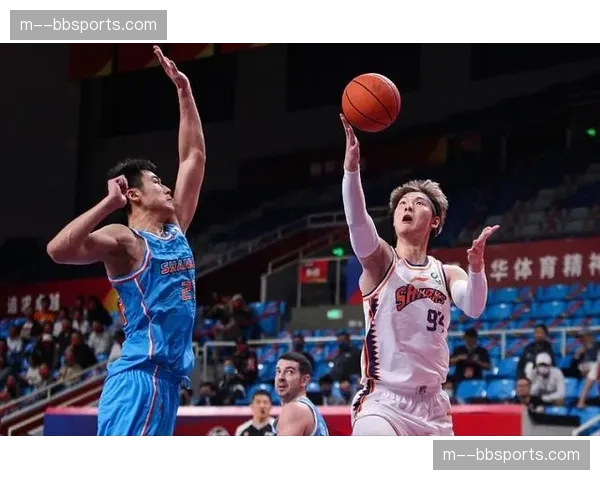 山东五连败期间防守端彻底崩盘 外线轮转懒散失位频繁